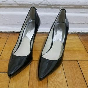 patent black pumps